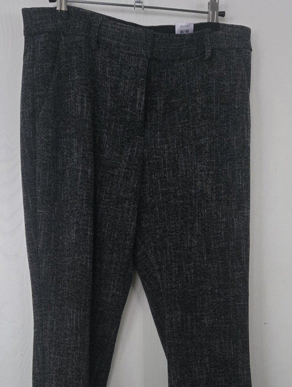 Express Women's Black & Gray Textured Dress Pants Size 10R (Regular)